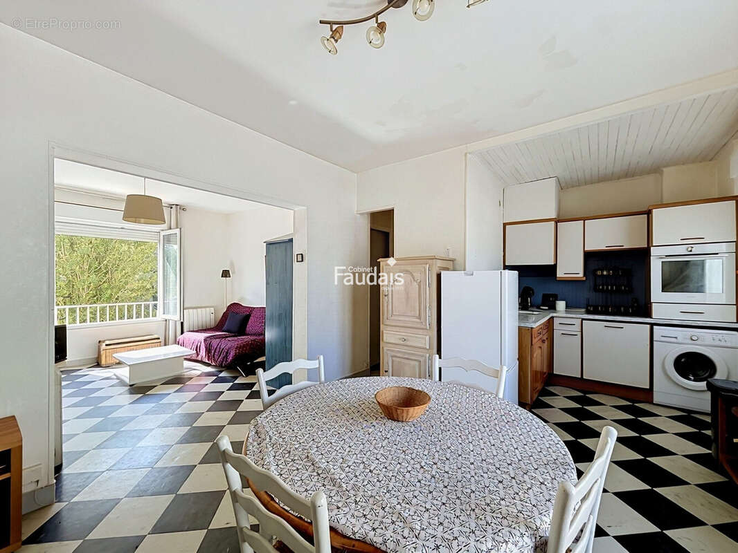 Appartement 40 m² à Barneville-Carteret  - photo 3