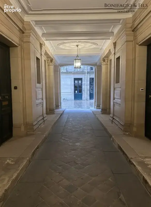 Appartement 1 pièce 29 m² à vendre à Paris-8e (75008) - photo 2