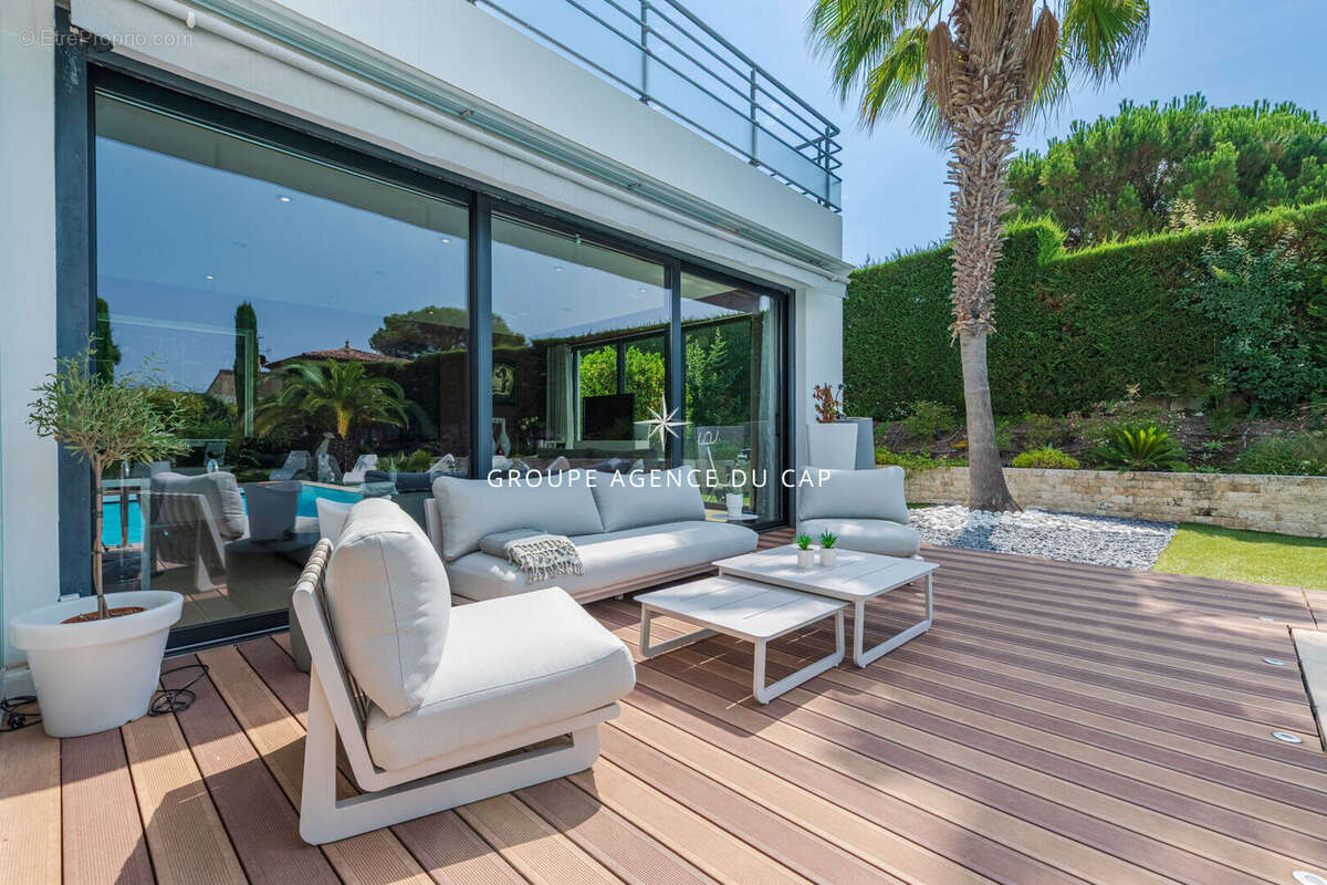 Villa contemporaine 9 pieces  250 m2  saint-raphael - photo 4
