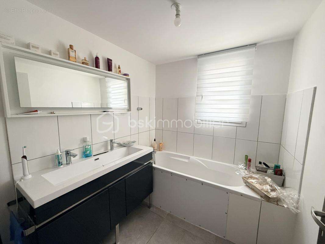 Villa t4 3 faces r+1 suite parentale - garage frontignan - photo 4