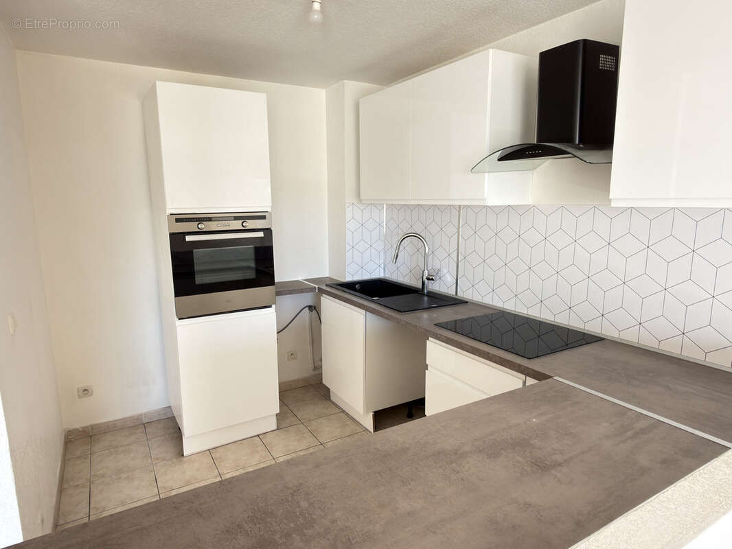 Exclusivité   Appartement P3 avec balcon, garage et cave   Quartier Capouchines, Nîmes - photo 6