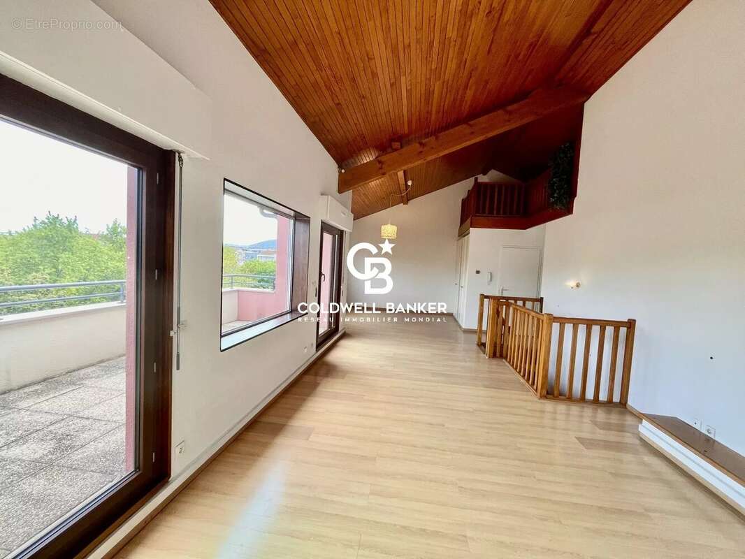 Appartement Duplex à vendre centre d'Annemasse - Proche Gare - photo 7