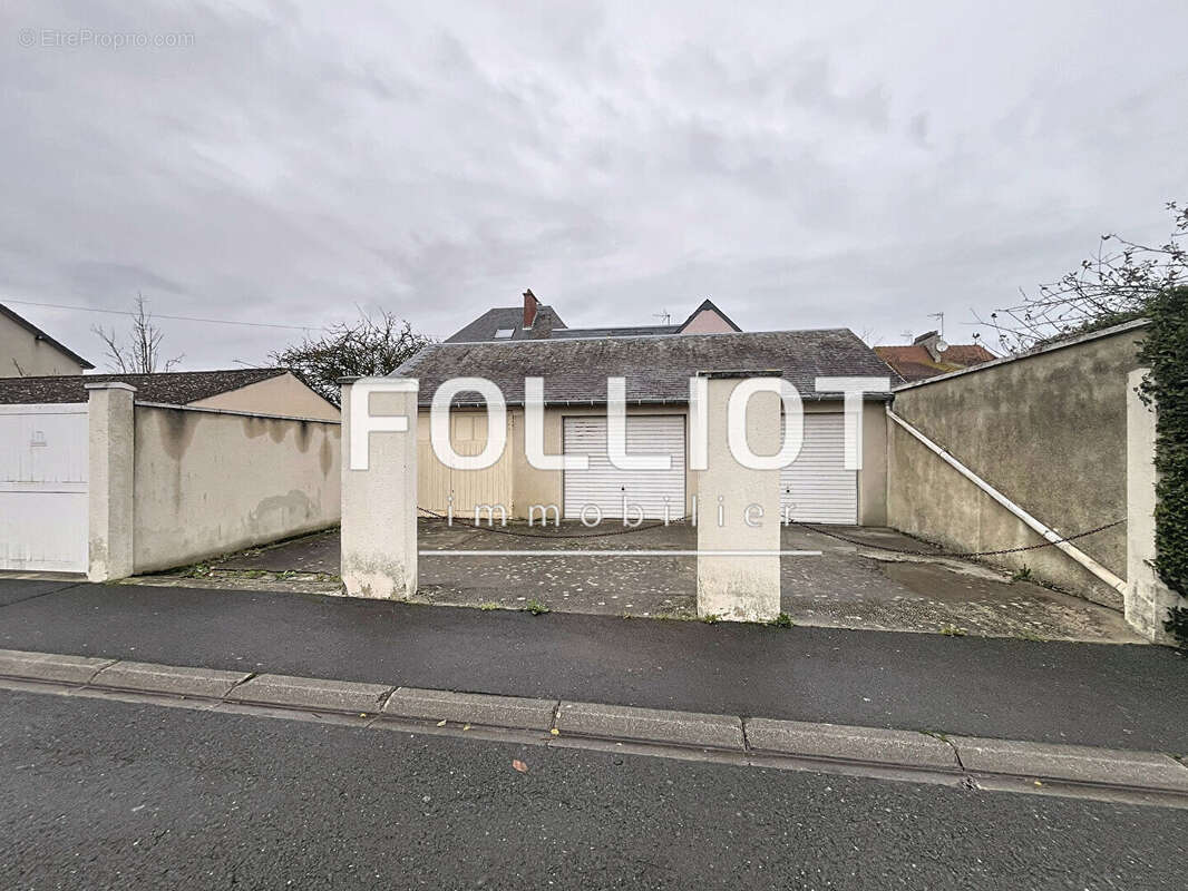 Parking à LUC-SUR-MER