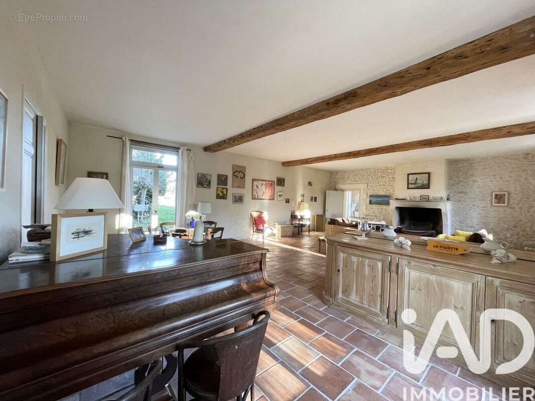 Maison 471 m² à Blaignan  - photo 4