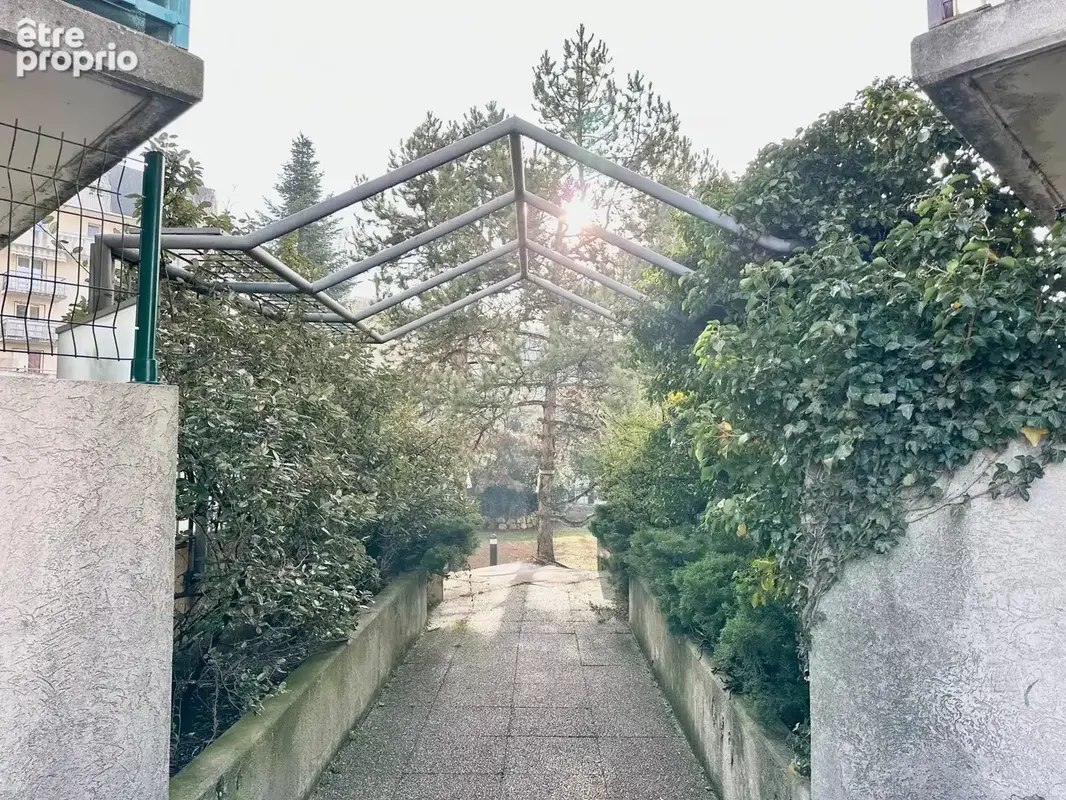 Grenoble – polygone – t2 avec terrasse de plus de 45 m² - photo 10