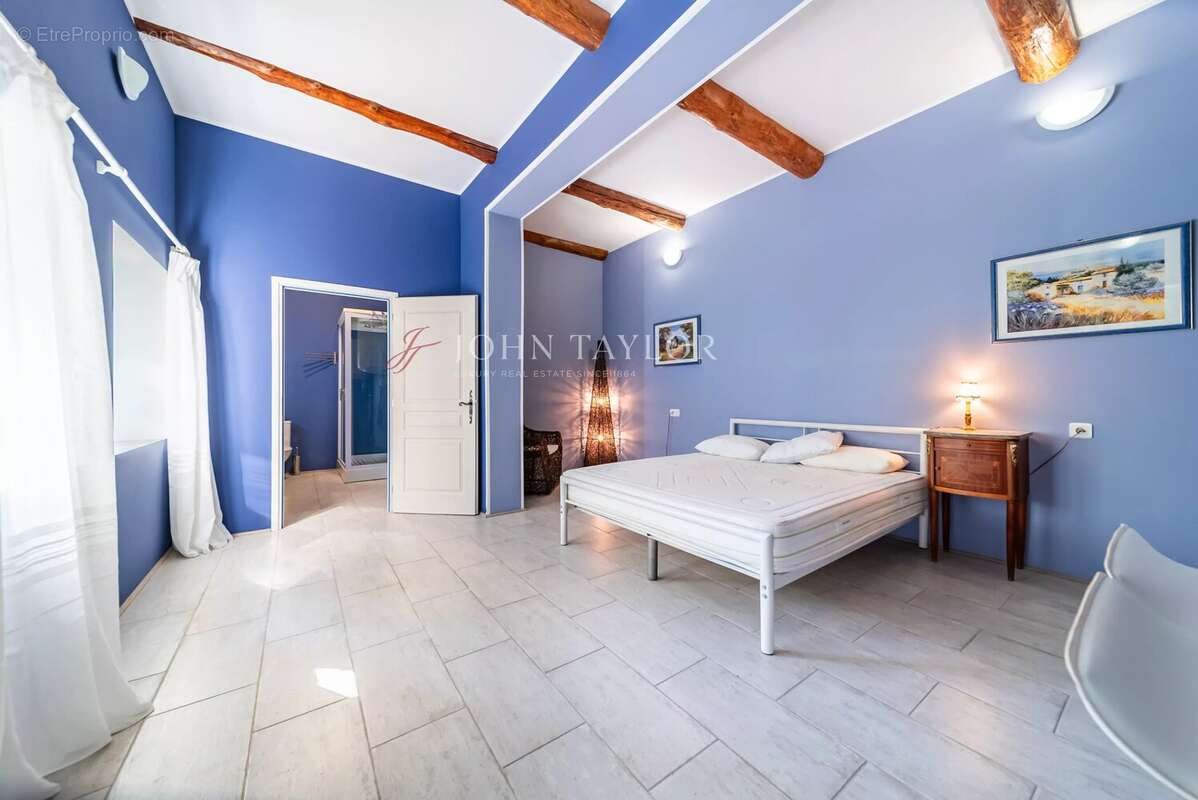 Propriété d'exception aux portes de Lourmarin – Élégant domaine de caractère au cœur du Luberon - photo 21