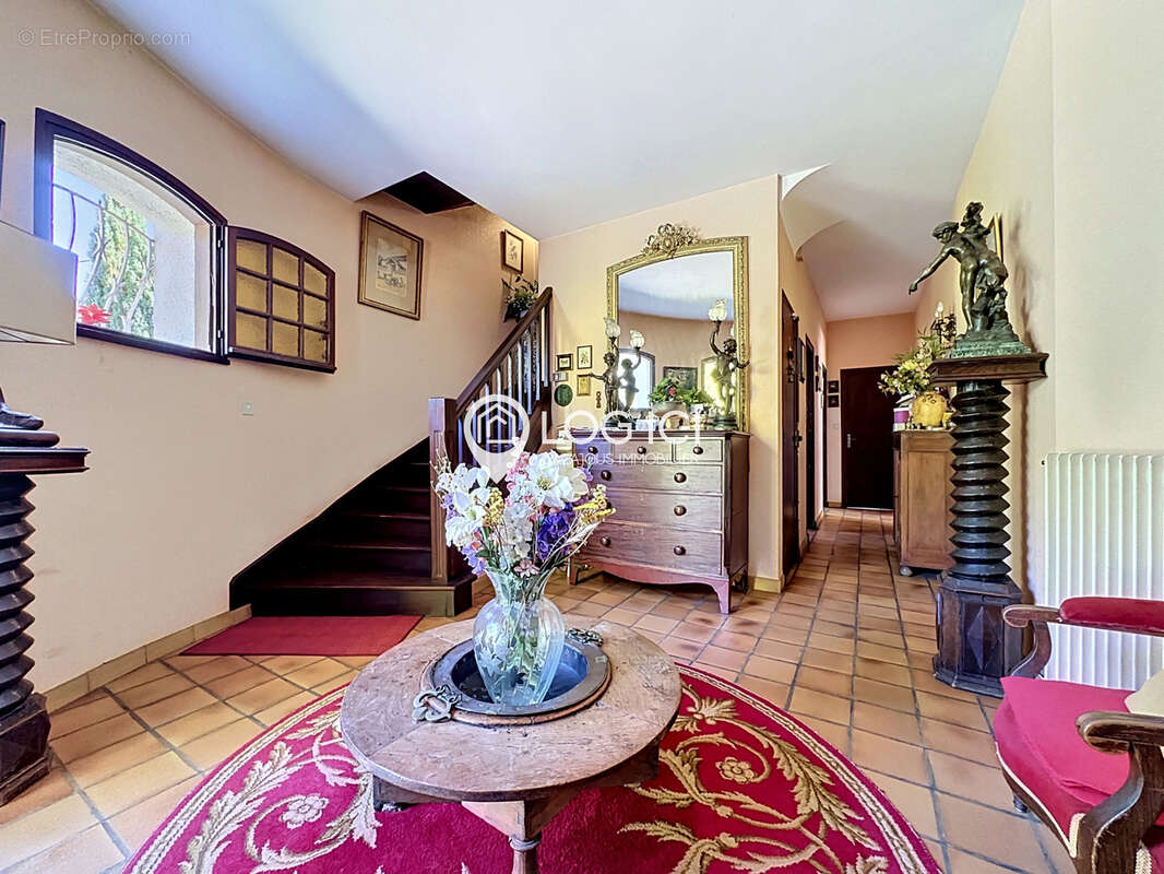 NAY - Vente Maison familiale atypique T9 sur 3 niveaux avec piscine - photo 7