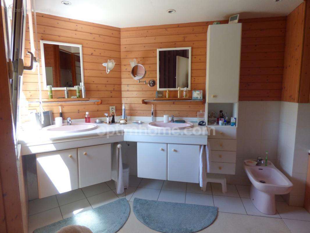 Vaste maison 220 m2 avec beau terrain - photo 7