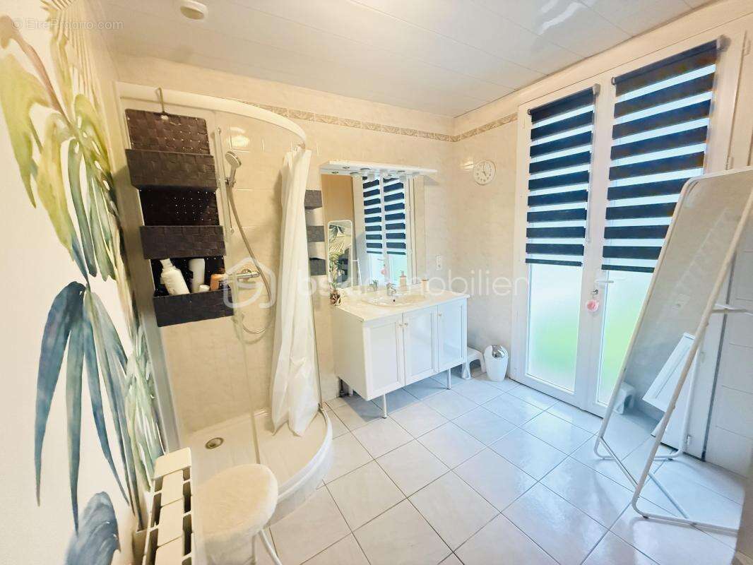 Maison à LE VIVIER-SUR-MER