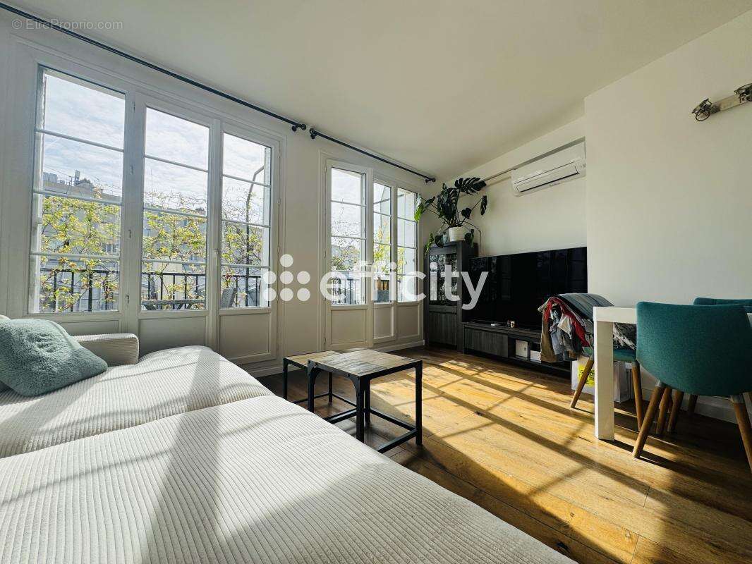 Appartement à PARIS-12E