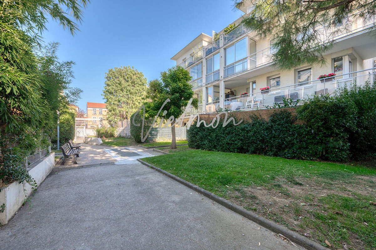 Appartement à ISSY-LES-MOULINEAUX