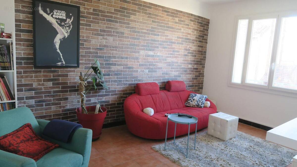 Appartement à MARSEILLE-4E