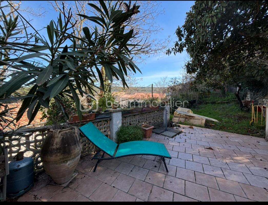 Maison à SIMIANE-COLLONGUE