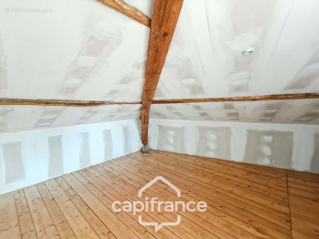 A vendre sennecey le grand maison de 136 m² - dependance et atelier de 262 m² - photo 12