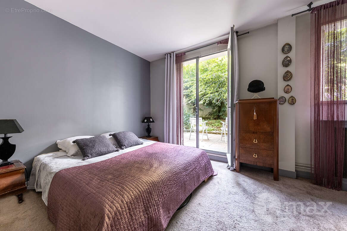 Appartement à COURBEVOIE