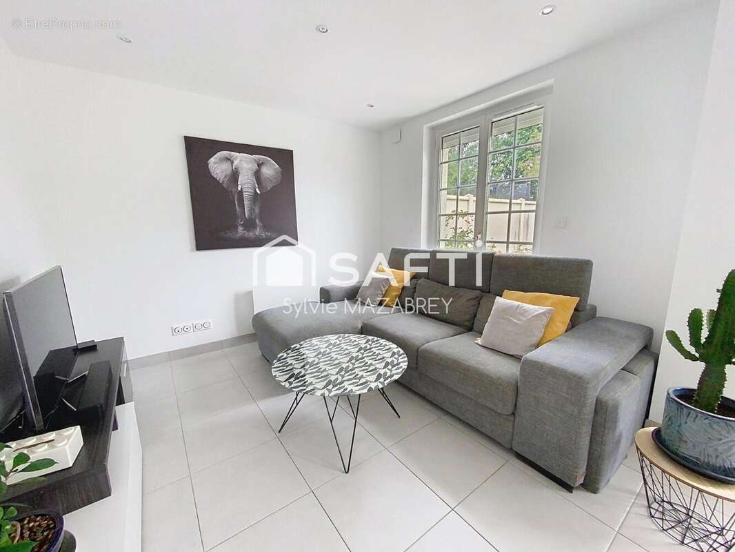 Maison 101 m² à Villecerf  - photo 6