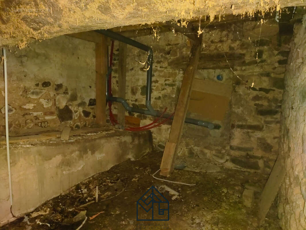 Appartement à AMPLEPUIS