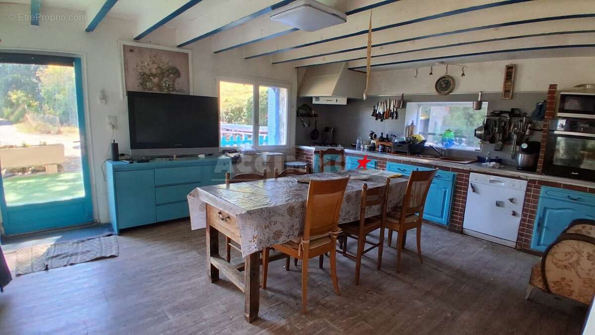 Busque- maison + hangar - photo 3