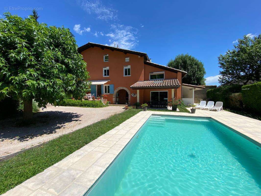 Maison à FONTAINES-SAINT-MARTIN