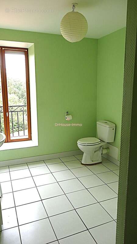 Appartement à LE BREUIL-SUR-COUZE