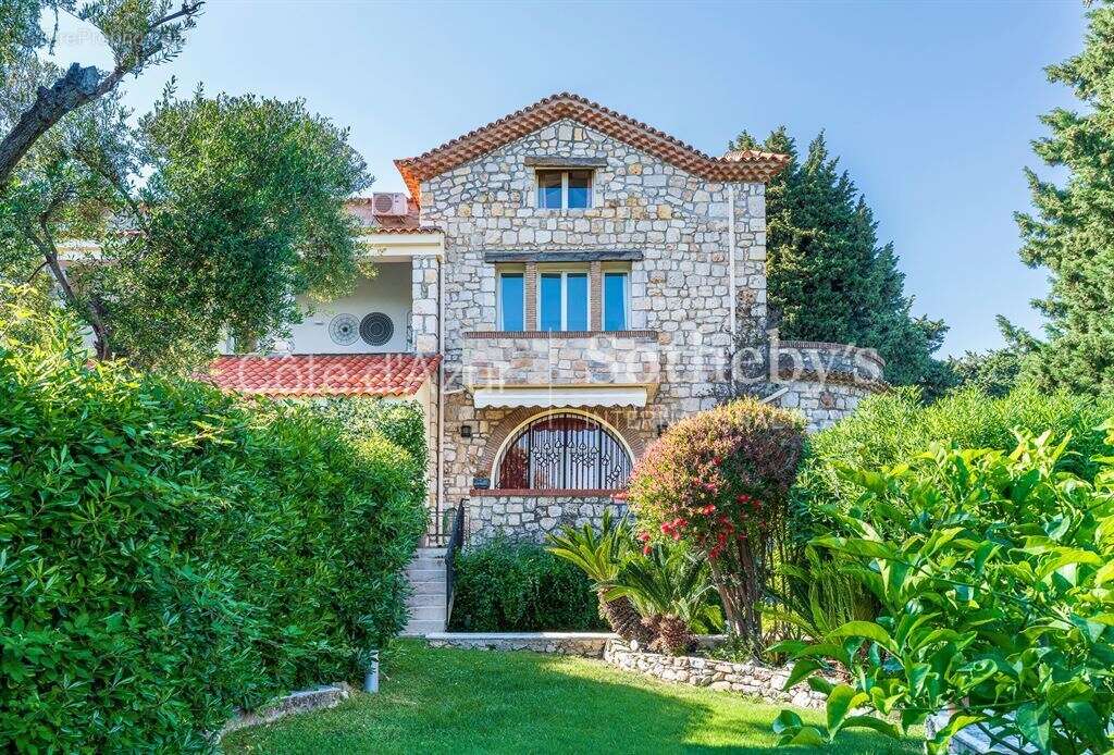 Appartement à ROQUEBRUNE-CAP-MARTIN