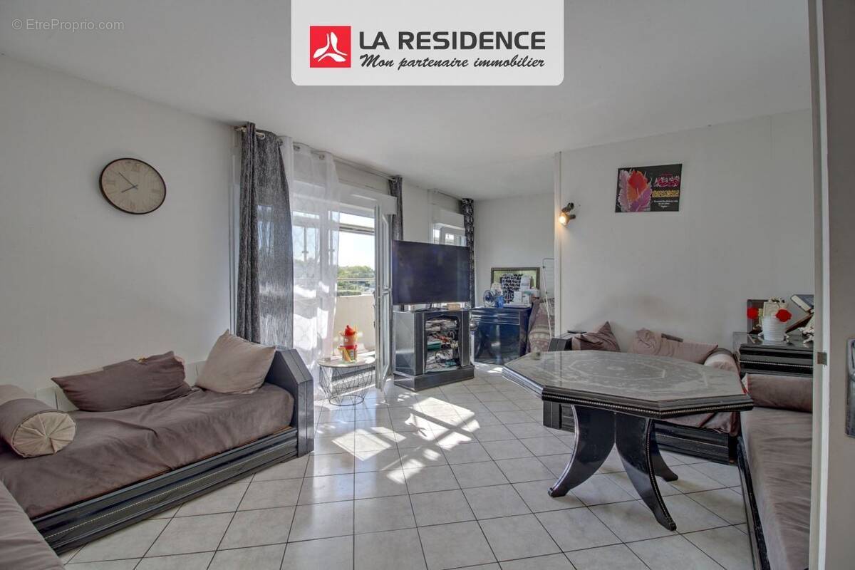 Appartement à LES MUREAUX
