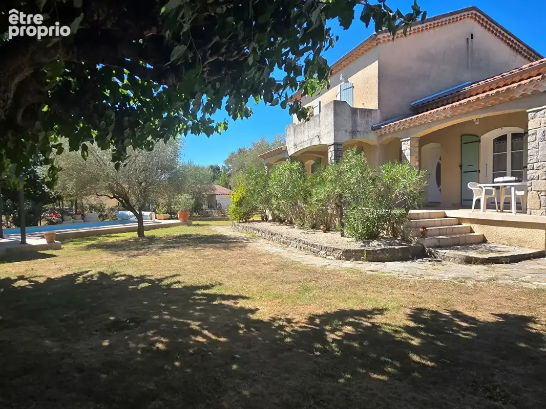 Maison avec piscine et terrain plat de 1630 m² - photo 11