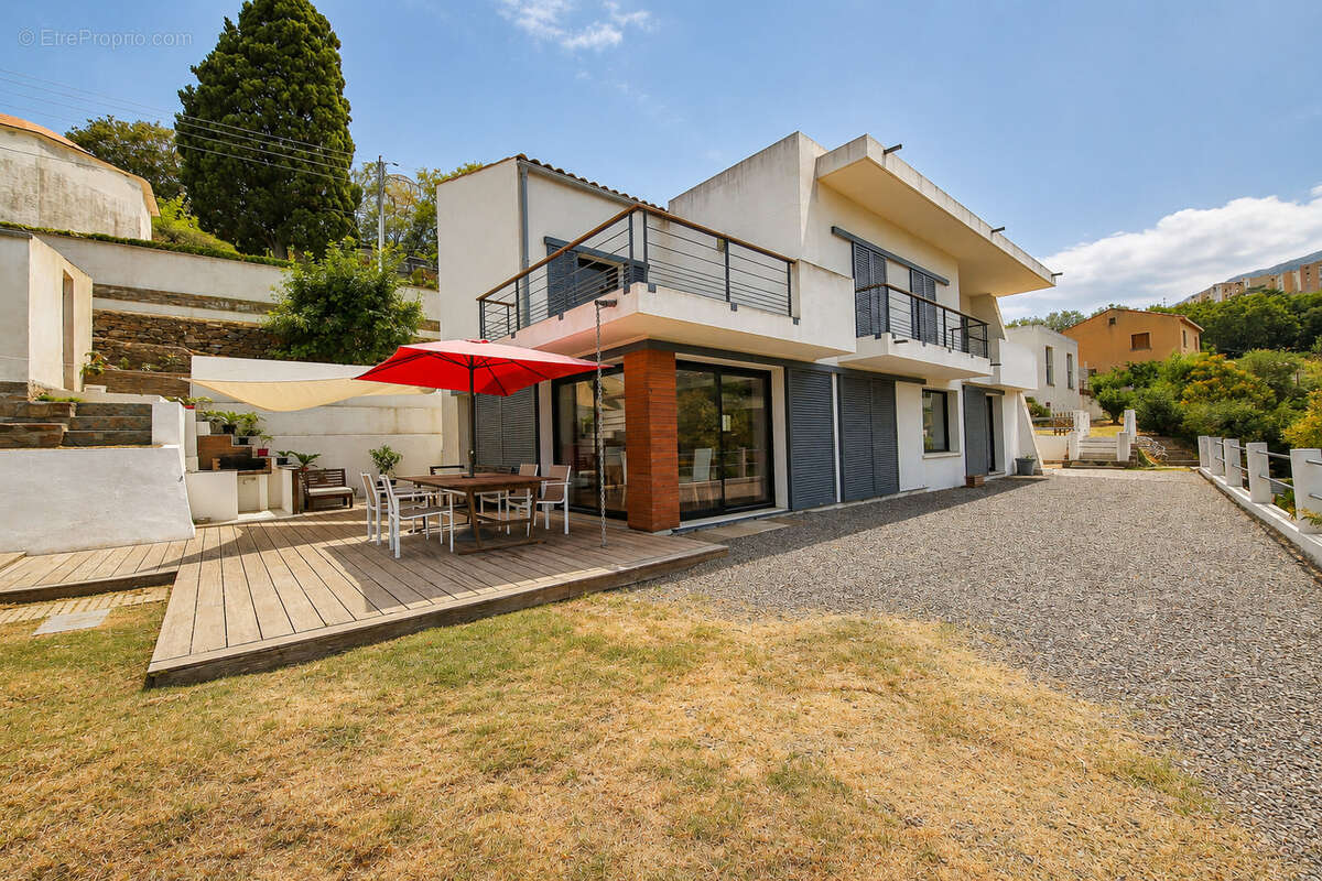 HAUTEURS DE BASTIA: Villa d'architecte avec piscine - photo 12