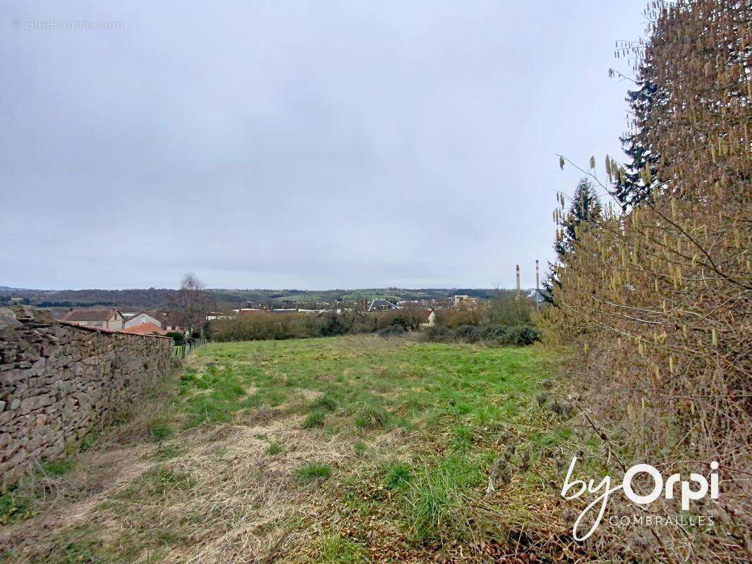 Terrain à SAINT-ELOY-LES-MINES