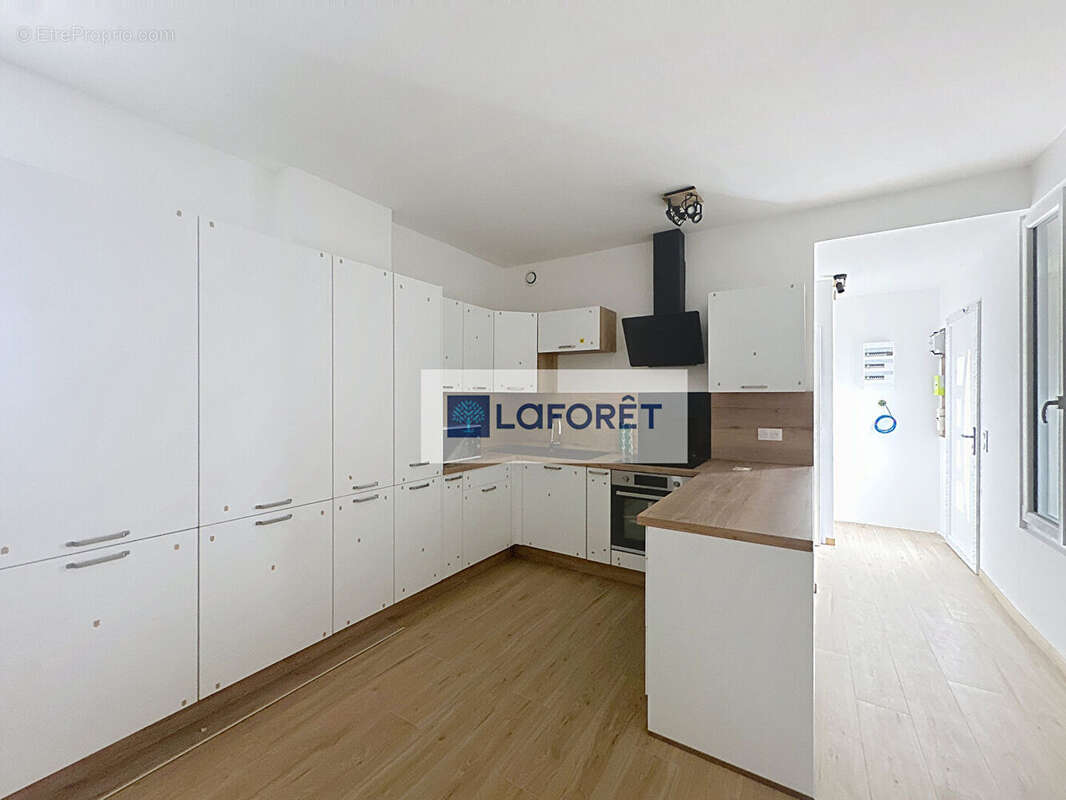 Appartement à SARTROUVILLE