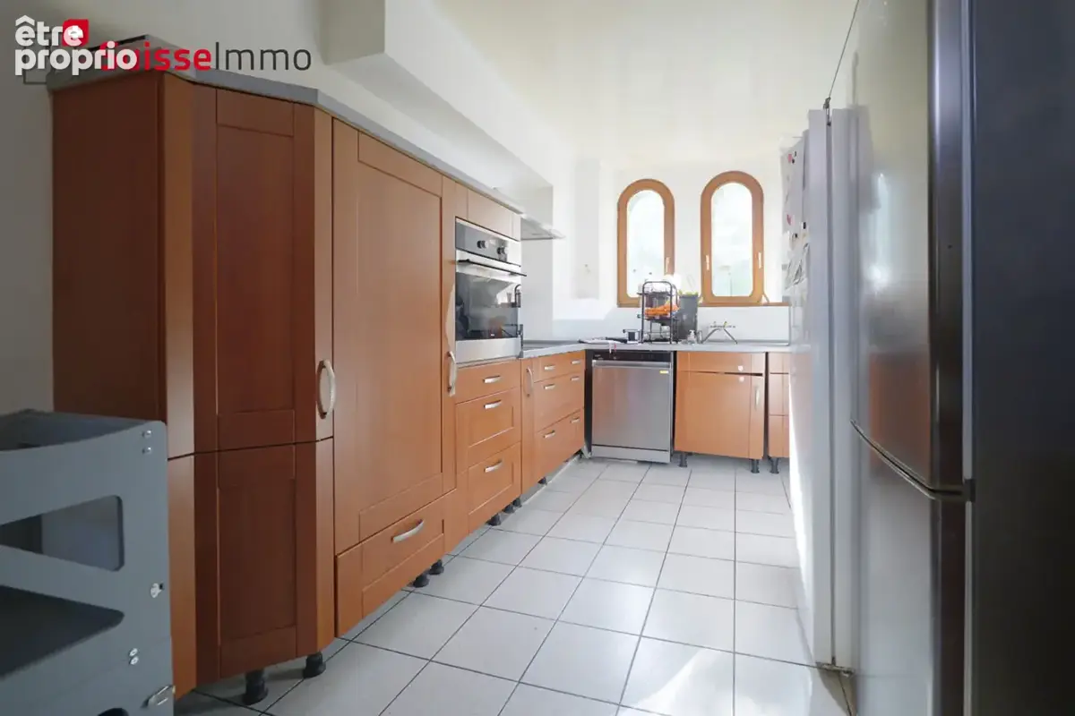 Murs  + appartement T5 (+ possibilité fonds restaurant + Licence 4) - photo 11