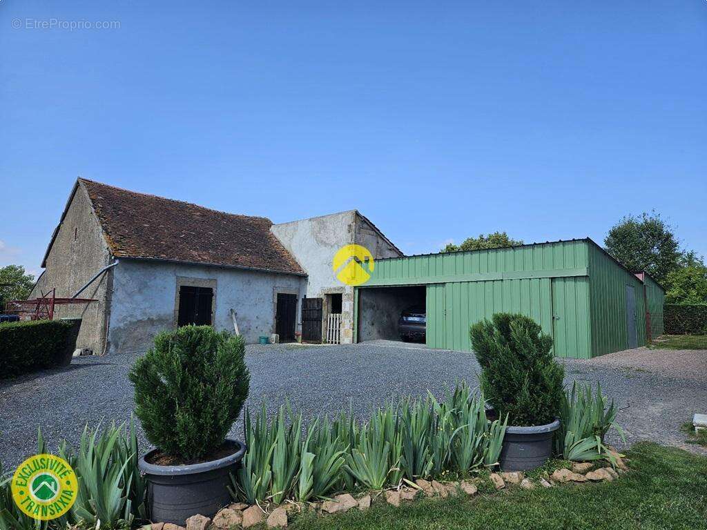 Maison à COSNE-D&#039;ALLIER