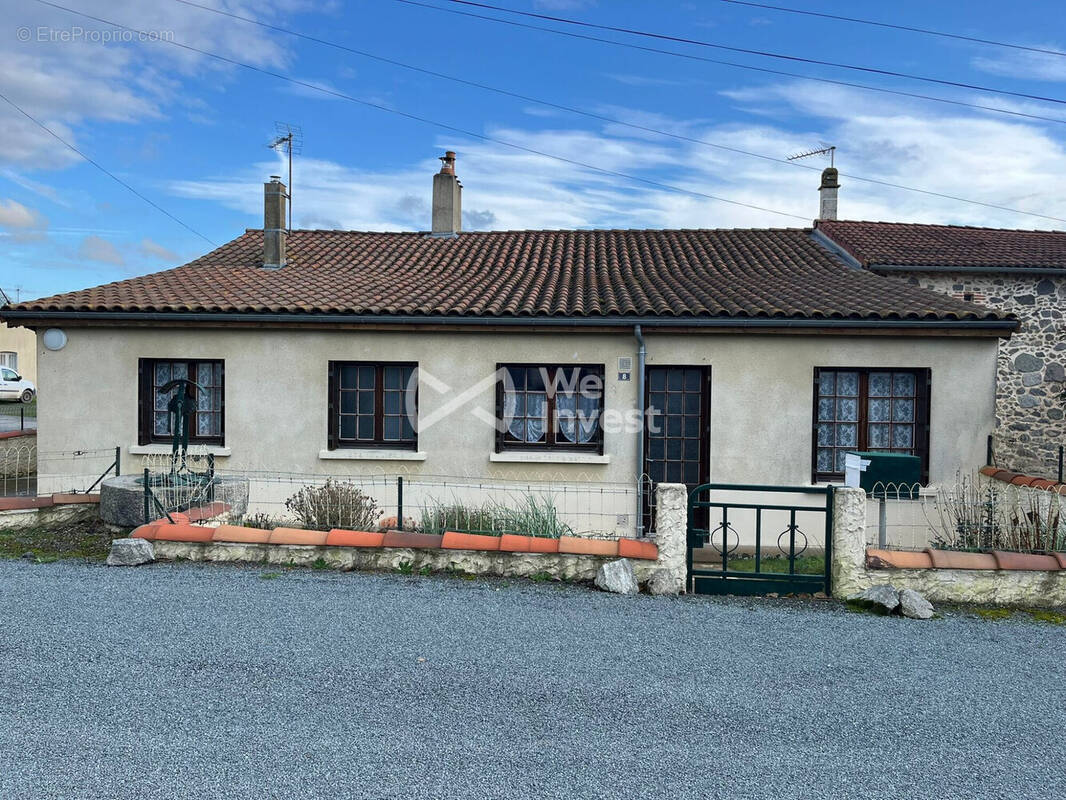 Maison à VERNOUX-EN-GATINE
