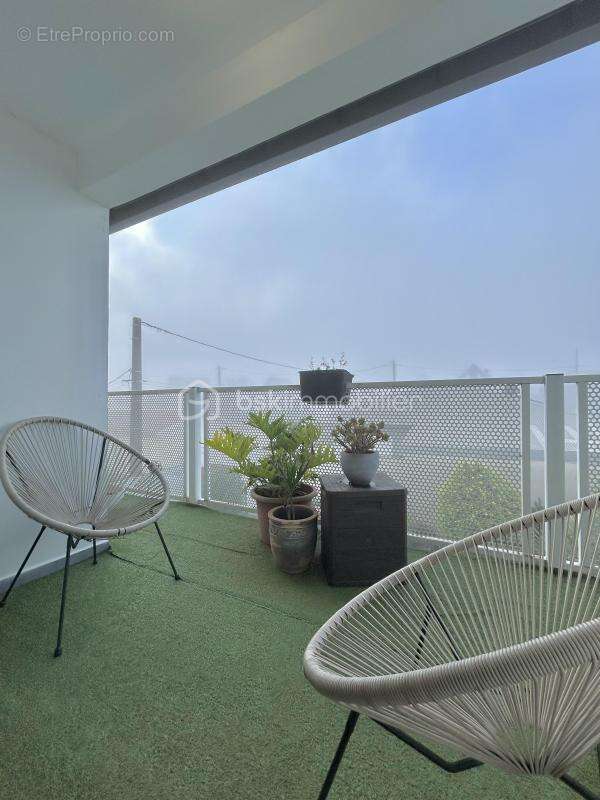 Propriété récente avec espace bien-être, fort potentiel locatif et vue montagne dégagée - photo 15