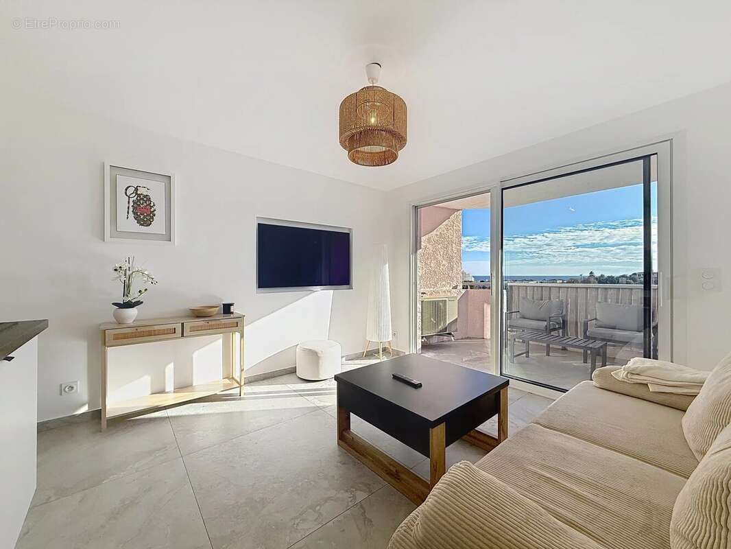 Appartement à VILLENEUVE-LOUBET