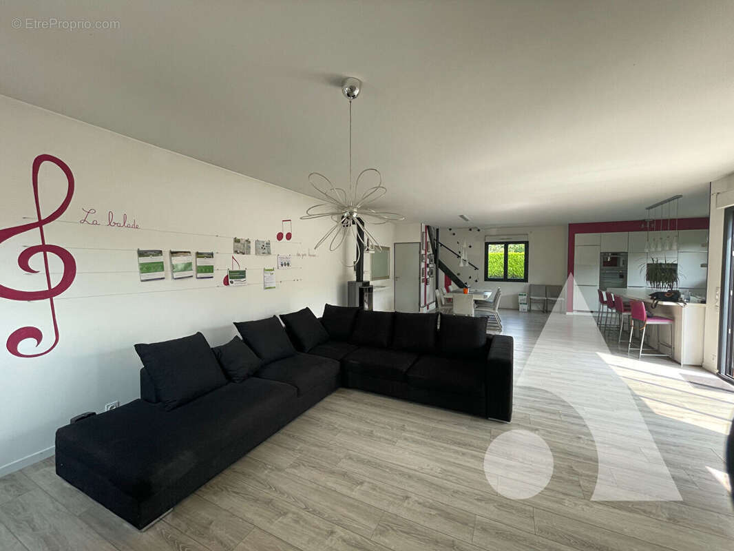 Maison à SAINTE-SAVINE