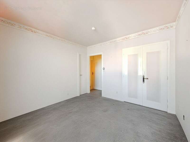 À vendre : Villa grand garage à CHATENOY-EN-BRESSE (71) – 4 chambres, 183 m² habitables terrain de 1728 m² - photo 8