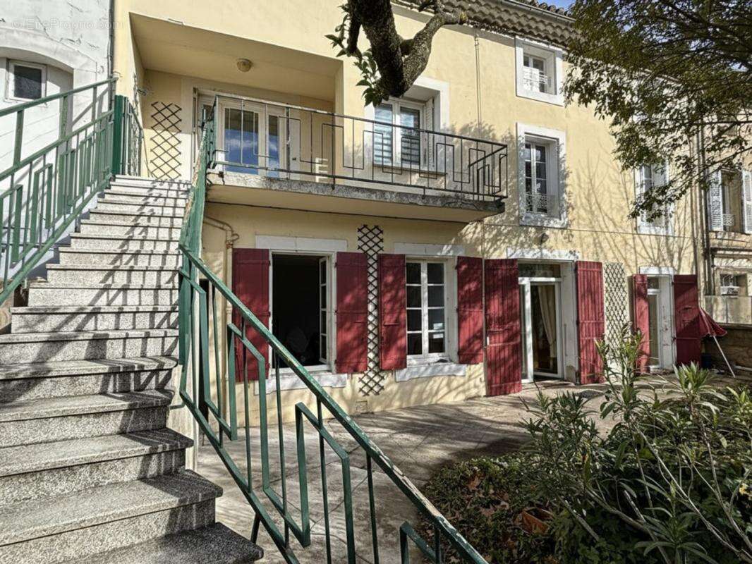 Maison à SUZE-LA-ROUSSE