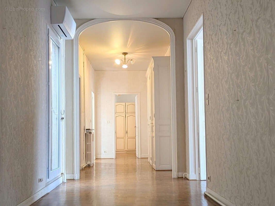 Appartement à MARSEILLE-8E