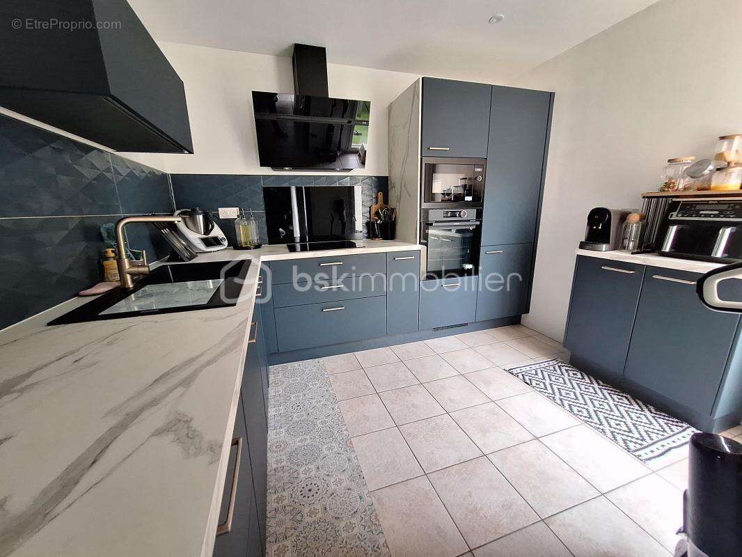 Maison à SAINT-JEAN-DE-BRAYE