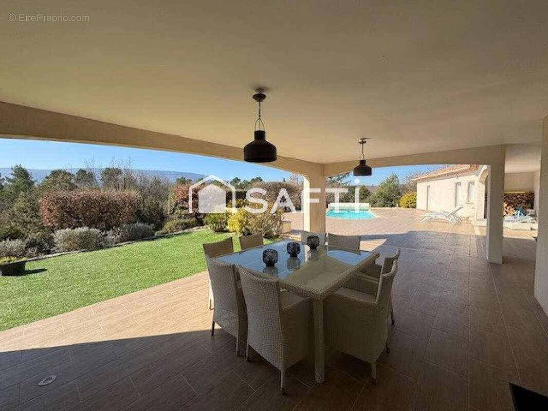 Maison 205 m² à Ollieres  - photo 4