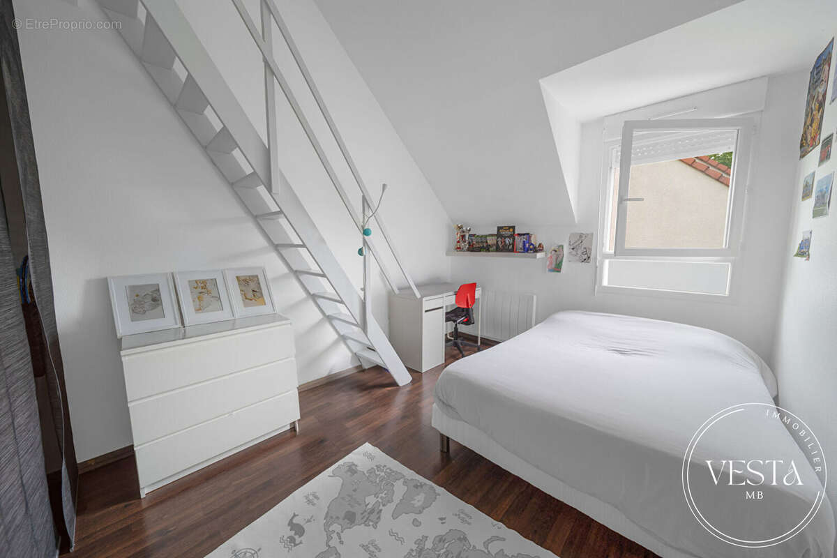 Maison à BELLENEUVE