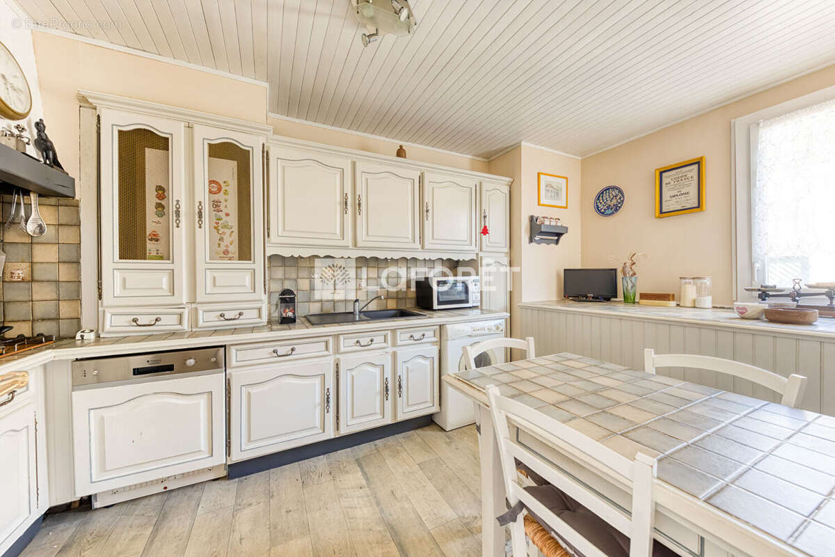 Appartement à EMERAINVILLE