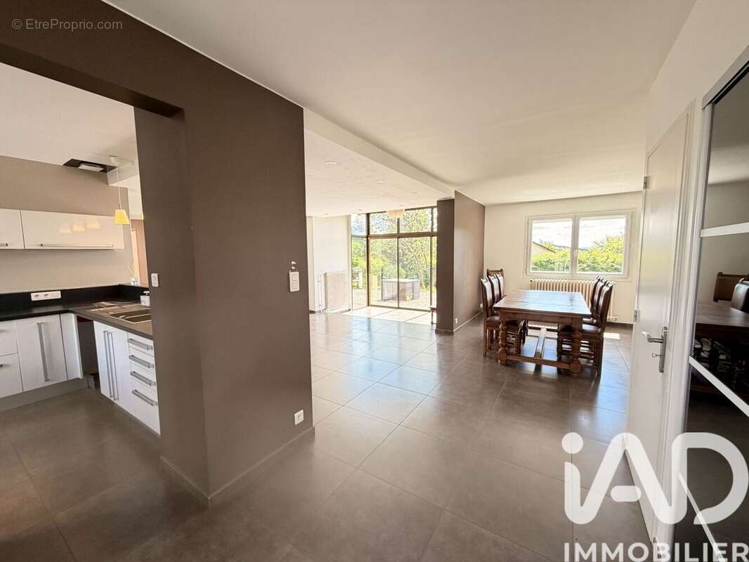 Maison 104 m² à Saint-Remy  - photo 7