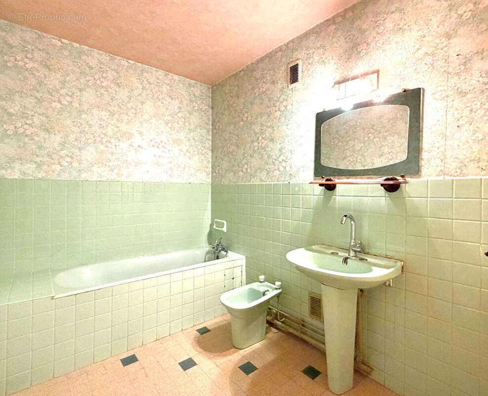Appartement à SAINT-ETIENNE