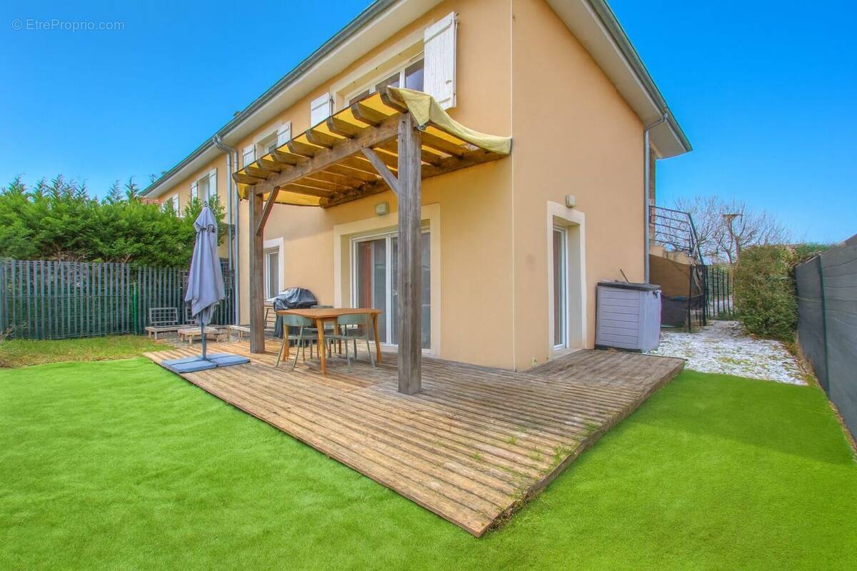 Appartement à SAINT-GENIS-POUILLY