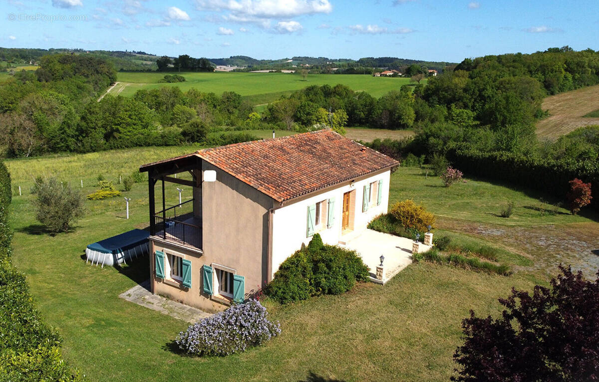 Maison à LES ESSARDS