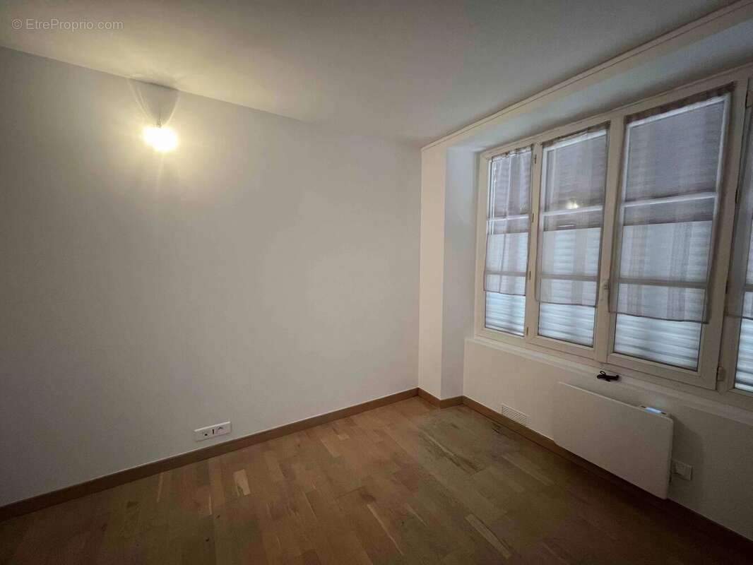 Appartement à DAMPIERRE-EN-YVELINES