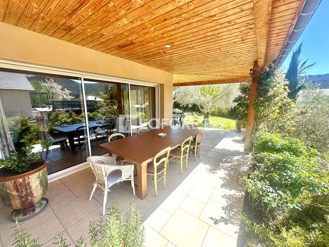 Maison à SAINT-JEAN-DU-BRUEL