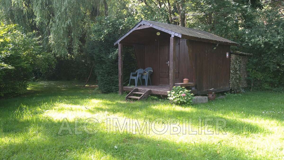 Terrain à SAINT-LEONARD-DES-BOIS